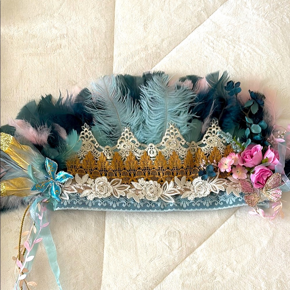 Charming Floral Feathered Headband in Blue and Gold